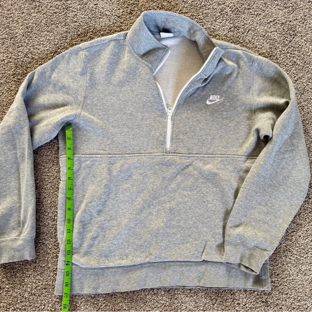 Nike Men's 1/2 Zip-Up Gray Sweatshirt